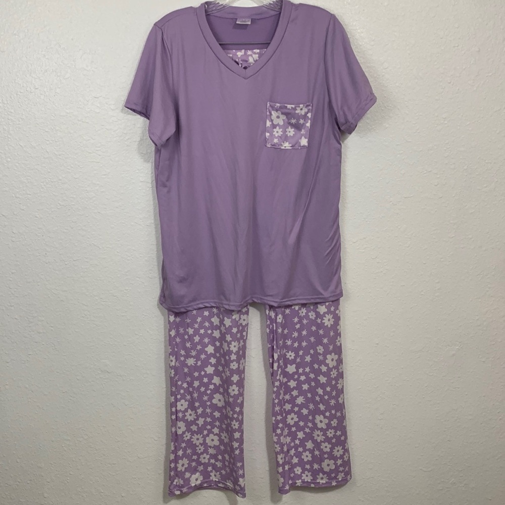 Real Essentials Lavender Floral Print Buttery Soft Pajama Set Size M